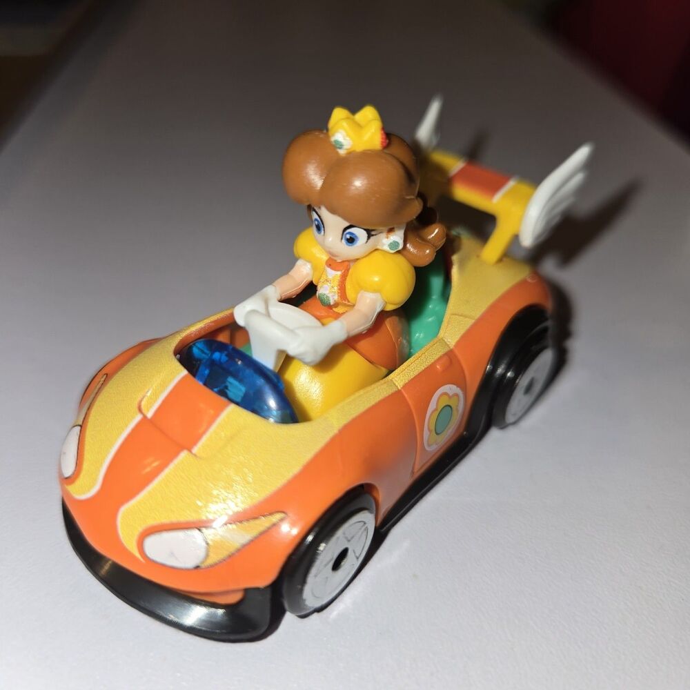 Hot Wheels Mario Kart Princess Daisy Wild Wing Orange Vehicle Race Car GRN17